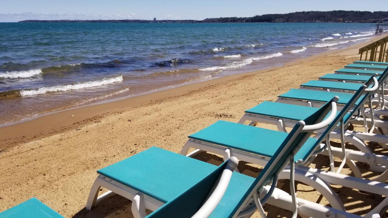 Brio Beach Inn Traverse City Dış mekan fotoğraf