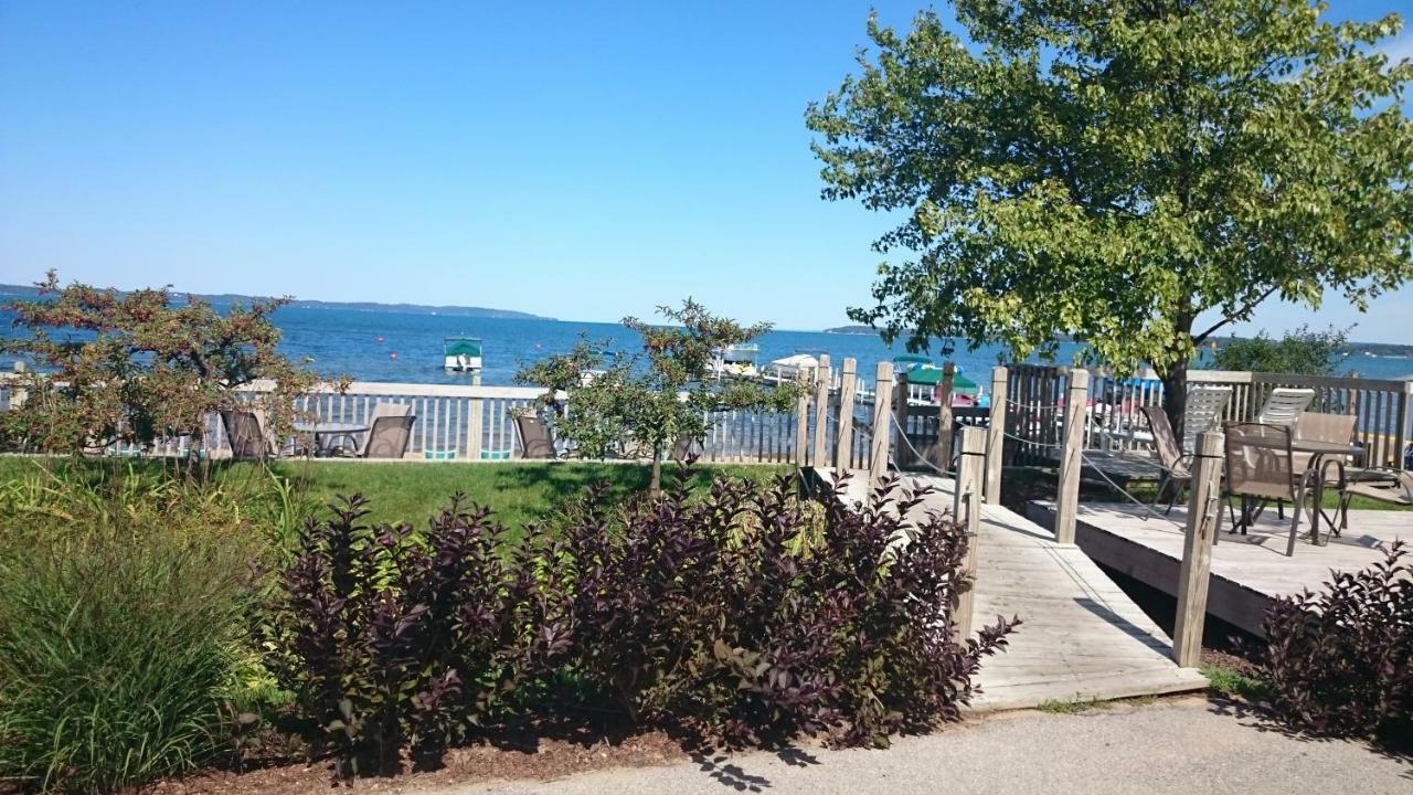 Brio Beach Inn Traverse City Dış mekan fotoğraf