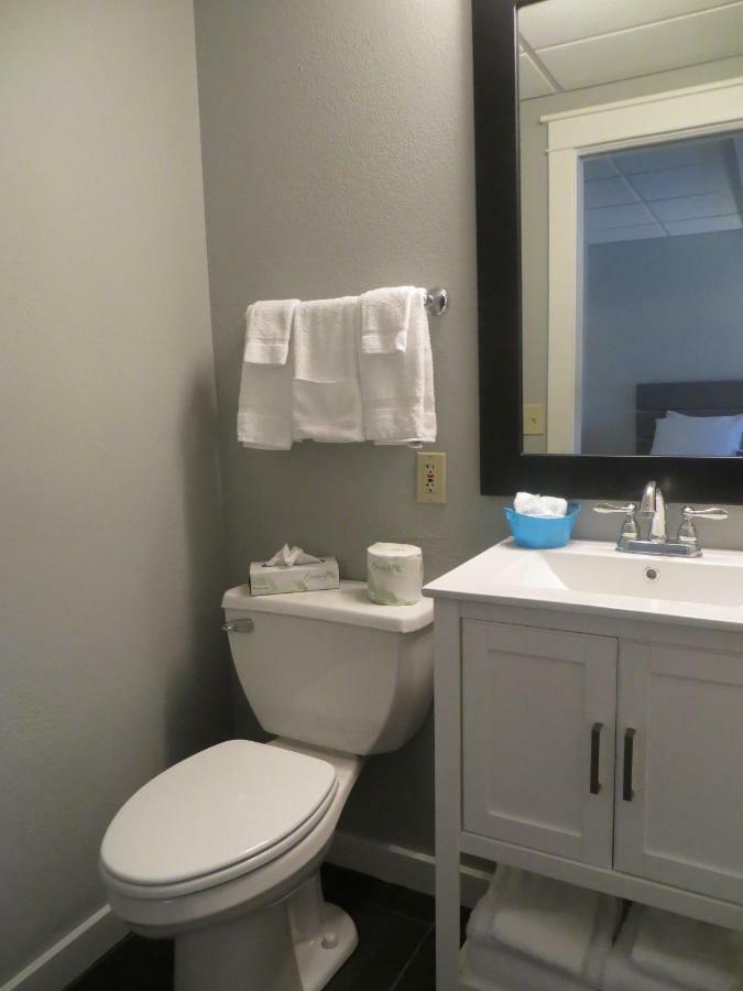 Brio Beach Inn Traverse City Dış mekan fotoğraf