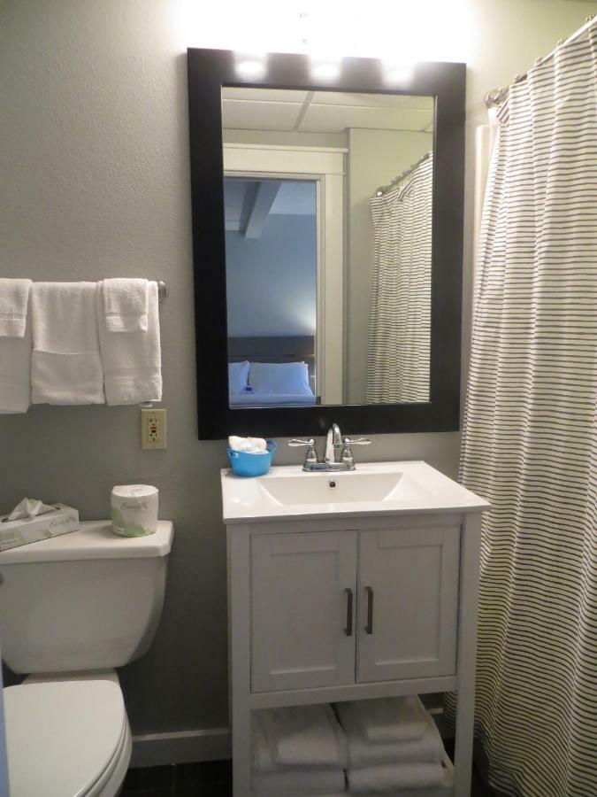 Brio Beach Inn Traverse City Dış mekan fotoğraf